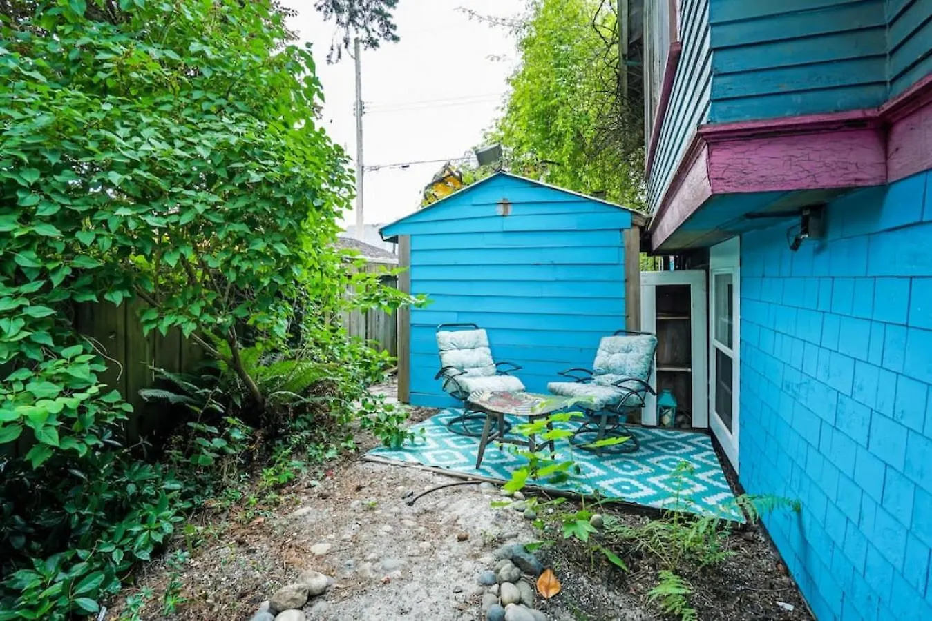 Holiday home Artsy Private Guest Suite With Outdoor Saloon Vancouver Canada